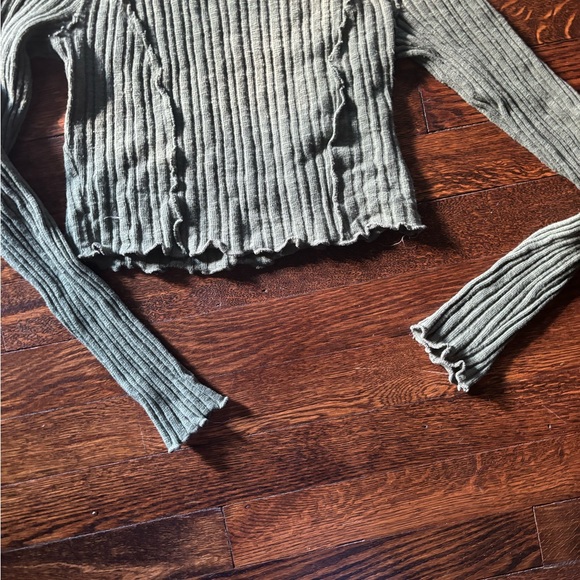Sage green sweater top - Picture 4 of 5